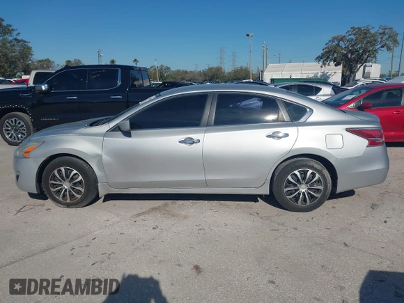 2015 Nissan Altima S with VIN 1N4AL3AP4FN304233, listed as a IAAI auction lot 41463418 with 233,084 mi miles and . Bid and sale history available at carsss.com. Image 15.