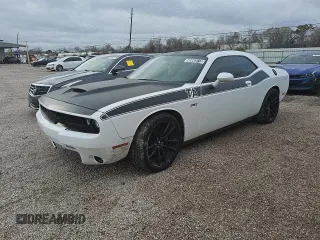 2020 Dodge Challenger R/T Scat Pack 50th Anniversary z VIN 2C3CDZFJ8LH134426, wystawiony jako Copart lot #45045115 z przebiegiem 88 006 mil mil oraz Czysty tytuł • Clean title. Historia ofert i sprzedaży dostępna na DreamBid. Obrazek 1.