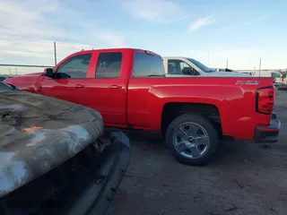 2017 Chevrolet Silverado 1500 LT with VIN 1GCVKREC9HZ340634, listed as a IAAI auction lot 41336401 with 189,247 mi miles. Bid and sale history available at carsss.com. Image 15.