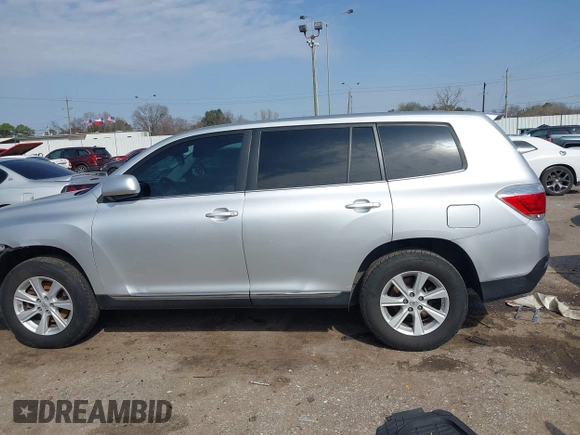 2013 Toyota Highlander with VIN 5TDZA3EH4DS045790, listed as a IAAI auction lot 41576845 with 216,668 mi miles and . Bid and sale history available at DreamBid. Image 15.