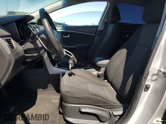 2017 Hyundai Elantra z VIN KMHD35LH5HU366141, wystawiony jako Copart lot #56356525 z przebiegiem 122 401 mil mil oraz Czysty tytuł • Clean title. Historia ofert i sprzedaży dostępna na DreamBid. Obrazek 7.