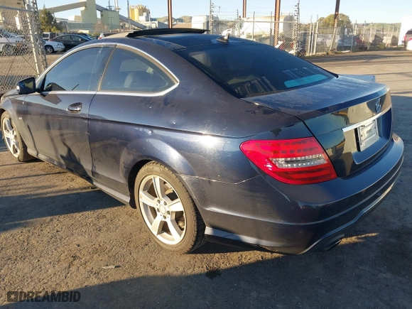 2012 Mercedes-Benz C-Class C 250 with VIN WDDGJ4HB6CF802102, listed as a IAAI auction lot 41261431 with 126,305 mi miles. Bid and sale history available at carsss.com. Image 3.
