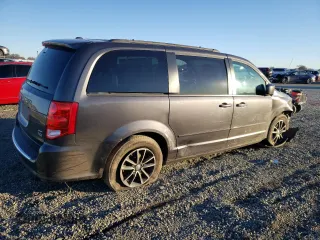 2017 Dodge Grand Caravan GT with VIN 2C4RDGEG5HR698276, listed as a Copart auction lot 88473135 with 134,434 mi miles and Salvage Title. Bid and sale history available at DreamBid. Image 3.