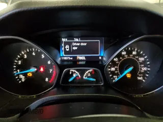2015 Ford Focus SE with VIN 1FADP3F2XFL249619, listed as a Copart auction lot 63705825 with 118,573 mi miles and Clean title. Bid and sale history available at DreamBid. Image 9.