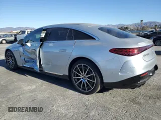 2022 Mercedes-Benz EQS 450+ z VIN W1KCG2DB6NA001130, wystawiony jako Copart lot #88328645 z przebiegiem 39 397 mil mil oraz Szkody całkowita. Historia ofert i sprzedaży dostępna na DreamBid. Obrazek 2.