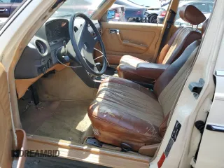 1984 Mercedes-Benz 300 300D-T with VIN WDBAB33AXEA157409, listed as a Copart auction lot 63612864 with 162,259 mi miles and Clean Title. Bid and sale history available at carsss.com. Image 7.