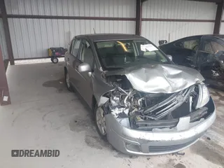 2012 Nissan Versa S z VIN 3N1BC1CP9CK237889, wystawiony jako IAAI lot #42275947 z przebiegiem Nie podano mil oraz . Historia ofert i sprzedaży dostępna na DreamBid. Obrazek 1.