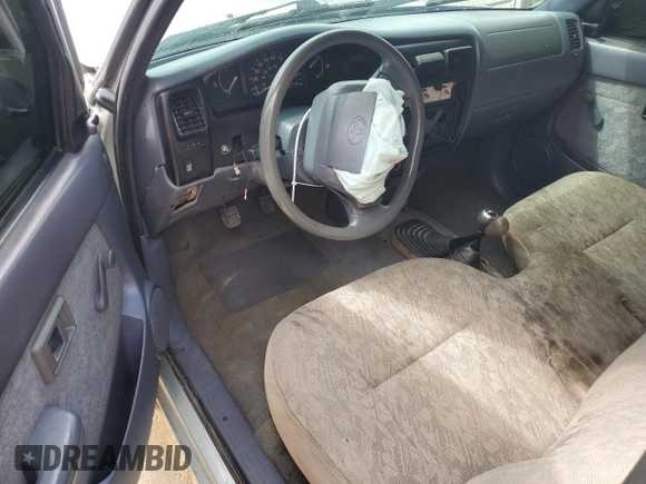 2001 Toyota Tacoma z VIN 5TEPM62N91Z836597, wystawiony jako Copart lot #53106165 z przebiegiem 263 107 mil mil oraz Szkoda całkowita • Salvage title. Historia ofert i sprzedaży dostępna na DreamBid. Obrazek 8.