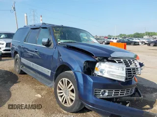 2013 Lincoln Navigator z VIN 5LMJJ3J57DEL09480, wystawiony jako IAAI lot #39694632 z przebiegiem 112 065 mil mil oraz . Historia ofert i sprzedaży dostępna na DreamBid. Obrazek 1.