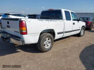 2001 Chevrolet Silverado 1500 LS with VIN 2GCEC19V911100167, listed as a IAAI auction lot 41863161 with 145,856 mi miles. Bid and sale history available at carsss.com. Image 4.