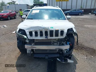 2020 Jeep Cherokee Latitude with VIN 1C4PJMCBXLD651472, listed as a IAAI auction lot 42590047 with 68,947 mi miles and . Bid and sale history available at DreamBid. Image 13.