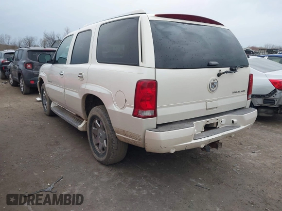2005 Cadillac Escalade with VIN 1GYEK63NX5R121562, listed as a IAAI auction lot 41923728 with 242,610 mi miles and . Bid and sale history available at DreamBid. Image 3.