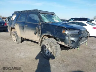 2014 Toyota 4Runner Limited with VIN JTEBU5JR1E5164290, listed as a IAAI auction lot 41413814 with 148,679 mi miles. Bid and sale history available at carsss.com. Image 1.