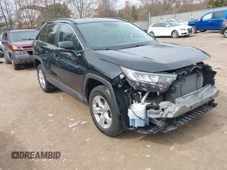 2020 Toyota RAV4 XLE with VIN 2T3P1RFV8LC061598, listed as a IAAI auction lot 41850442 with 40,175 mi miles and . Bid and sale history available at DreamBid. Image 1.