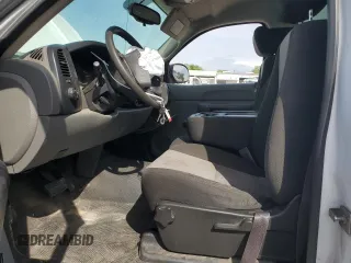 2009 Chevrolet Silverado 1500 Work Truck with VIN 1GCEC14X99Z107681, listed as a Copart auction lot 53212245 with 284,658 mi miles and Salvage Title. Bid and sale history available at DreamBid. Image 7.