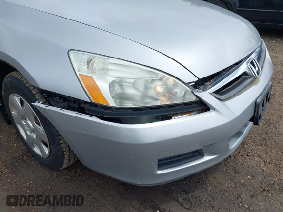 2007 Honda Accord LX z VIN 3HGCM56457G709183, wystawiony jako IAAI lot #42366373 z przebiegiem 150 267 mil mil oraz . Historia ofert i sprzedaży dostępna na DreamBid. Obrazek 6.
