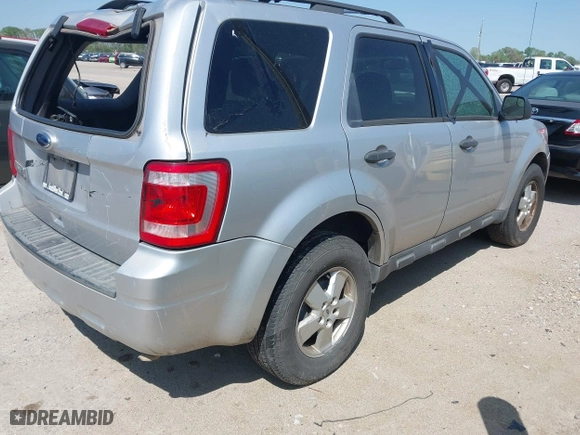 2010 Ford Escape XLT with VIN 1FMCU0D70AKC49781, listed as a IAAI auction lot 41916765 with 1 mi miles. Bid and sale history available at carsss.com. Image 4.
