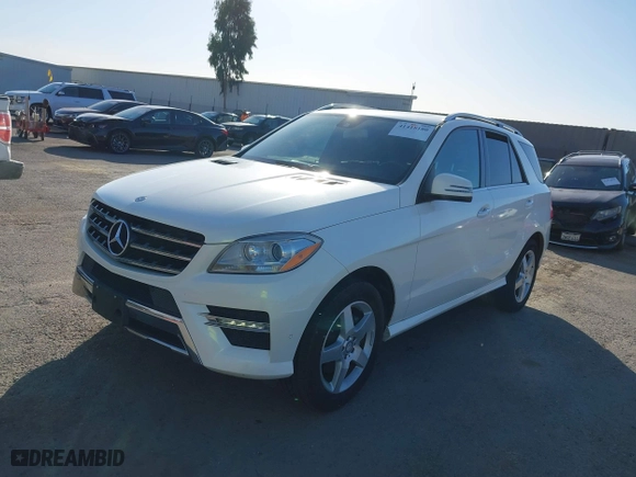 2014 Mercedes-Benz M-Class ML 350 with VIN 4JGDA5JB8EA351764, listed as a IAAI auction lot 41418180 with 124,055 mi miles. Bid and sale history available at carsss.com. Image 17.