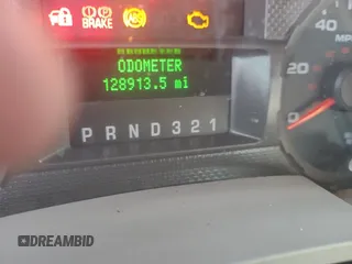 2010 Ford F-250 XL z VIN 1FTSX2B51AEA77375, wystawiony jako Copart lot #44066945 z przebiegiem 128 913 mil mil oraz Tytuł czysty. Historia ofert i sprzedaży dostępna na DreamBid. Obrazek 8.