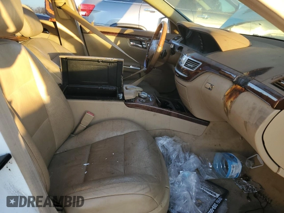 2010 Mercedes-Benz S 400 with VIN WDDNG9FB5AA309320, listed as a Copart auction lot 88786215 with 114,921 mi miles and Clean Title. Bid and sale history available at DreamBid. Image 7.