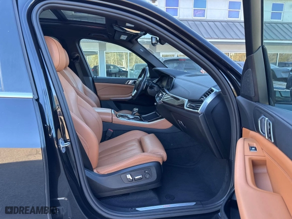 2019 BMW X5 xDrive40i with VIN 5UXCR6C54KLL40314, listed as a IAAI auction lot 41451852 with 94,178 mi miles. Bid and sale history available at carsss.com. Image 5.