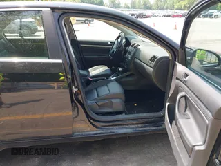2008 Volkswagen Jetta SE with VIN 3VWRZ71K18M160304, listed as a IAAI auction lot 42484836 with 185,592 mi miles and . Bid and sale history available at DreamBid. Image 5.