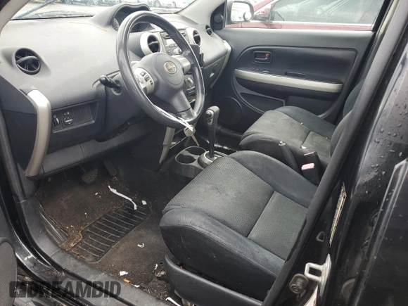 2006 Scion xA z VIN JTKKT624065013497, wystawiony jako Copart lot #55904145 z przebiegiem 207 614 mil mil oraz Szkoda całkowita • Salvage title. Historia ofert i sprzedaży dostępna na DreamBid. Obrazek 7.