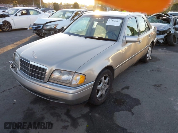 1995 Mercedes-Benz C with VIN WDBHA28E2SF191740, listed as a IAAI auction lot 41172625 with 331,540 mi miles. Bid and sale history available at carsss.com. Image 17.