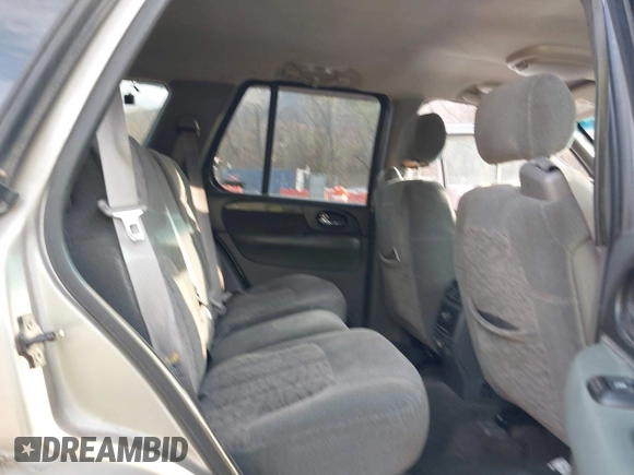 2002 GMC Envoy SLT with VIN 1GKDT13S222118249, listed as a IAAI auction lot 40798021 with 1 mi miles. Bid and sale history available at carsss.com. Image 8.
