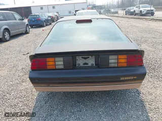 1986 Chevrolet Camaro Z28 Sport with VIN 1G1FP87F3GN132044, listed as a IAAI auction lot 41899252 with 92,424 mi miles. Bid and sale history available at carsss.com. Image 16.