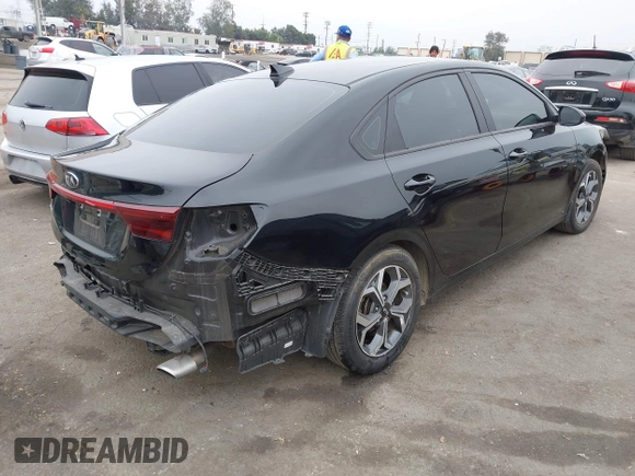 2021 Kia Forte LXS z VIN 3KPF24AD8ME284245, wystawiony jako IAAI lot #42451746 z przebiegiem 56 975 mil mil oraz . Historia ofert i sprzedaży dostępna na DreamBid. Obrazek 4.