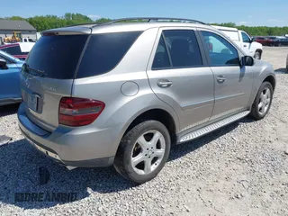 2008 Mercedes-Benz M 350 с VIN 4JGBB86E28A319325, выставлен на аукционе IAAI как лот 42238563 с пробегом 208 732 миль миль и . История ставок и продаж доступна на DreamBid. Изображение 4.