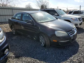 2008 Volkswagen Jetta Sedan SE with VIN 3VWRM71K88M152165, listed as a Copart auction lot 50568335 with 98,739 mi miles and Salvage Title. Bid and sale history available at carsss.com. Image 4.