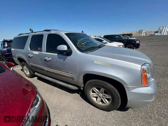 2014 GMC Yukon XL SLT with VIN 1GKS2KE71ER113015, listed as a Copart auction lot 53811995 with 327,065 mi miles and Clean Title. Bid and sale history available at carsss.com. Image 4.