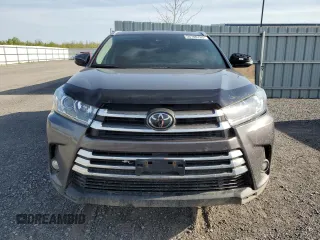 2018 Toyota Highlander SE z VIN 5TDJZRFH4JS551509, wystawiony jako Copart lot #56700765 z przebiegiem 133 320 mil mil oraz Szkoda całkowita • Salvage title. Historia ofert i sprzedaży dostępna na DreamBid. Obrazek 5.