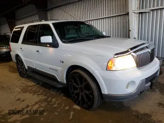 2004 Lincoln Navigator Luxury with VIN 5LMFU28R74LJ12806, listed as a Copart auction lot 87106154 with 189,777 mi miles and Clean Title. Bid and sale history available at carsss.com. Image 4.