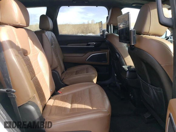 2022 Kia Telluride SX z VIN 5XYP5DHC1NG227009, wystawiony jako Copart lot #52576075 z przebiegiem 61 846 mil mil oraz Szkoda całkowita • Salvage title. Historia ofert i sprzedaży dostępna na DreamBid. Obrazek 11.