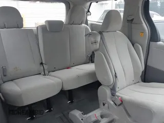2011 Toyota Sienna LE AAS z VIN 5TDKK3DC7BS051343, wystawiony jako IAAI lot #42611095 z przebiegiem 211 223 mil mil oraz . Historia ofert i sprzedaży dostępna na DreamBid. Obrazek 8.
