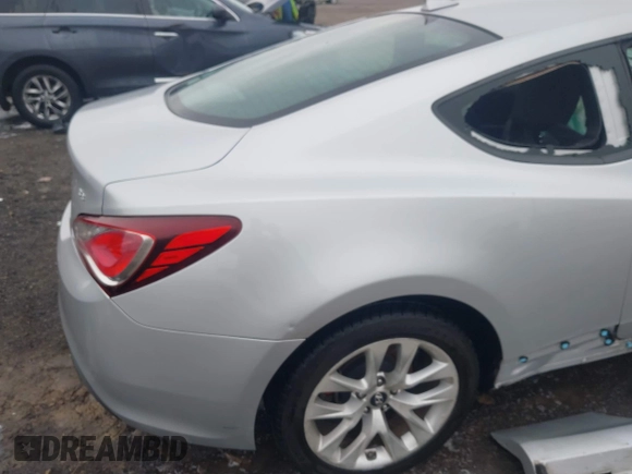 2016 Hyundai Genesis Coupe 3.8L Base with VIN KMHHT6KJ3GU132901, listed as a IAAI auction lot 41525043 with 94,012 mi miles. Bid and sale history available at carsss.com. Image 19.