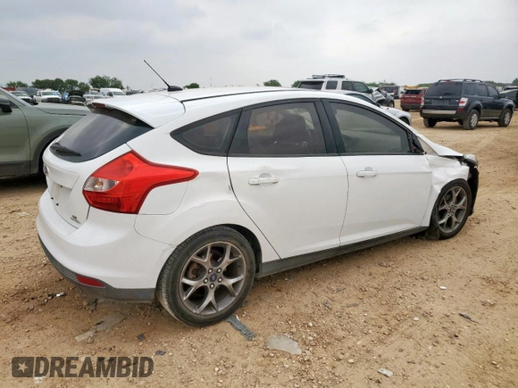 2014 Ford Focus SE z VIN 1FADP3K24EL187042, wystawiony jako Copart lot #57636395 z przebiegiem 105 918 mil mil oraz Szkoda całkowita • Salvage title. Historia ofert i sprzedaży dostępna na DreamBid. Obrazek 3.