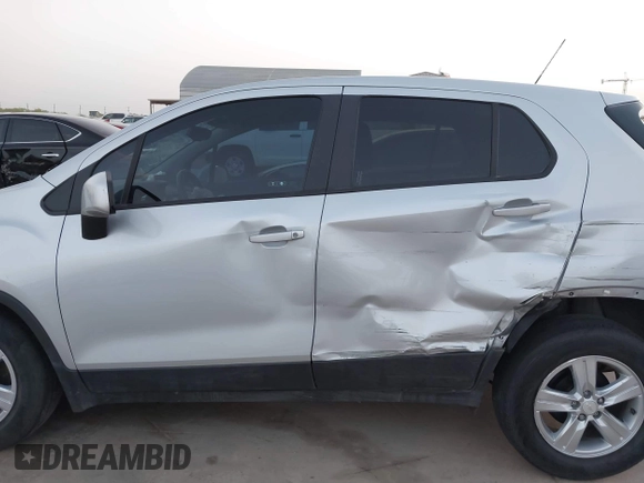 2020 Chevrolet Trax LS with VIN 3GNCJKSB0LL317926, listed as a IAAI auction lot 41802701 with 58,569 mi miles. Bid and sale history available at carsss.com. Image 14.