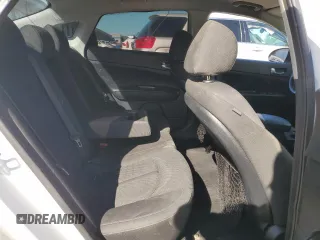 2019 Kia Optima LX z VIN 5XXGT4L30KG312534, wystawiony jako Copart lot #56564075 z przebiegiem 111 012 mil mil oraz Szkoda całkowita • Salvage title. Historia ofert i sprzedaży dostępna na DreamBid. Obrazek 10.
