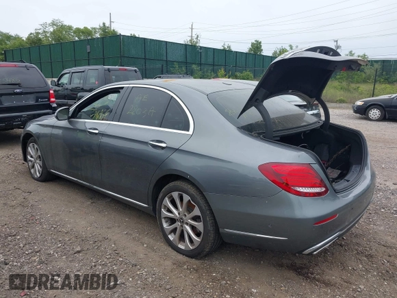 2019 Mercedes-Benz E 300 z VIN WDDZF4KB9KA575468, wystawiony jako IAAI lot #42366391 z przebiegiem Nie podano mil oraz . Historia ofert i sprzedaży dostępna na DreamBid. Obrazek 3.