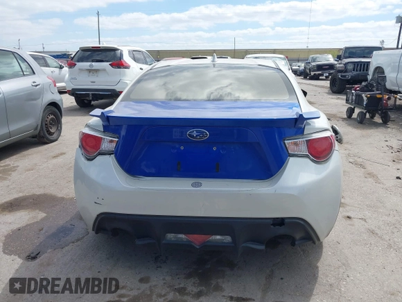 2017 Toyota 86 z VIN JF1ZNAA12H9701111, wystawiony jako IAAI lot #42016381 z przebiegiem 58 948 mil mil oraz . Historia ofert i sprzedaży dostępna na DreamBid. Obrazek 17.