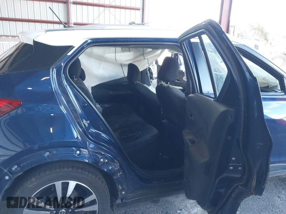 2020 Nissan Kicks SV with VIN 3N1CP5CV7LL501524, listed as a IAAI auction lot 40884087 with 89,613 mi miles. Bid and sale history available at carsss.com. Image 8.