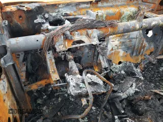 2021 GMC Sierra 2500HD AT4 z VIN 1GT49PEY3MF130131, wystawiony jako Copart lot #60839854 z przebiegiem Nie podano mil oraz Nie do naprawy • Non repairable. Historia ofert i sprzedaży dostępna na DreamBid. Obrazek 9.