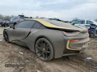 2015 BMW i8 z VIN WBY2Z2C5XFV391220, wystawiony jako Copart lot #49669104 z przebiegiem 47 695 mil mil oraz . Historia ofert i sprzedaży dostępna na DreamBid. Obrazek 2.