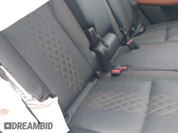 2024 Mitsubishi Outlander SEL z VIN JA4J4WA89RZ056649, wystawiony jako IAAI lot #41715013 z przebiegiem 7 835 mil mil oraz . Historia ofert i sprzedaży dostępna na DreamBid. Obrazek 8.