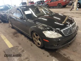 2007 Mercedes-Benz S 550 z VIN WDDNG71X17A103315, wystawiony jako IAAI lot #41640707 z przebiegiem 136 812 mil mil oraz . Historia ofert i sprzedaży dostępna na DreamBid. Obrazek 1.