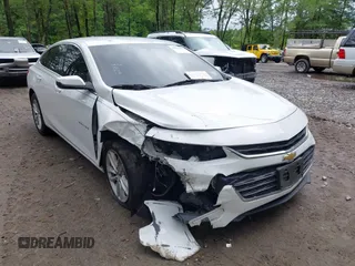 2018 Chevrolet Malibu LT z VIN 1G1ZD5ST6JF175618, wystawiony jako IAAI lot #42257182 z przebiegiem 126 033 mil mil oraz . Historia ofert i sprzedaży dostępna na DreamBid. Obrazek 6.